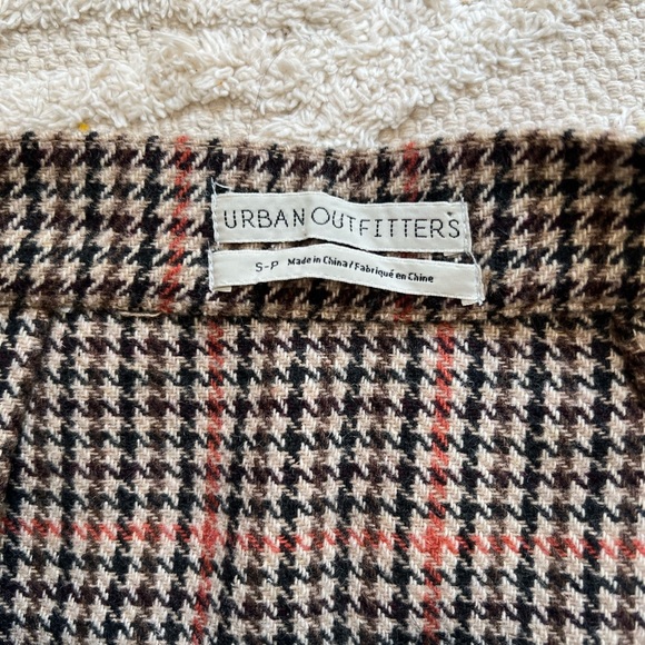 Urban Outfitters Teryn Houndstooth Fray Wrap Skirt - Picture 4 of 4